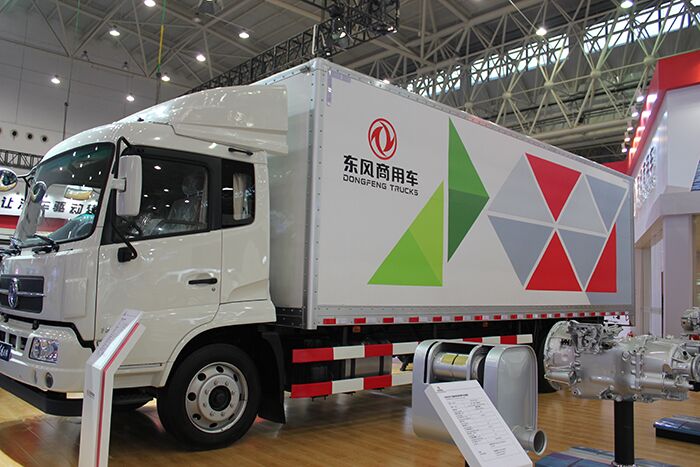 东风商用车携五款产品参加2015武汉车展2.jpg