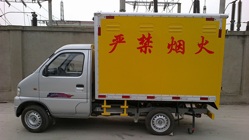 东风俊风厢长2米3民爆车XZC5020XQY4爆破器材运输车图片
