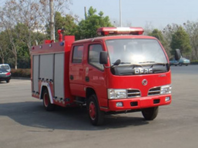 东风锐铃2.5吨水罐消防车价格：：17-19万