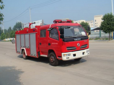 东风多利卡3.5吨水罐消防车价格：21.8-35万