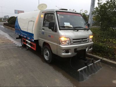 福田小型路面养护车 清洗车新产品