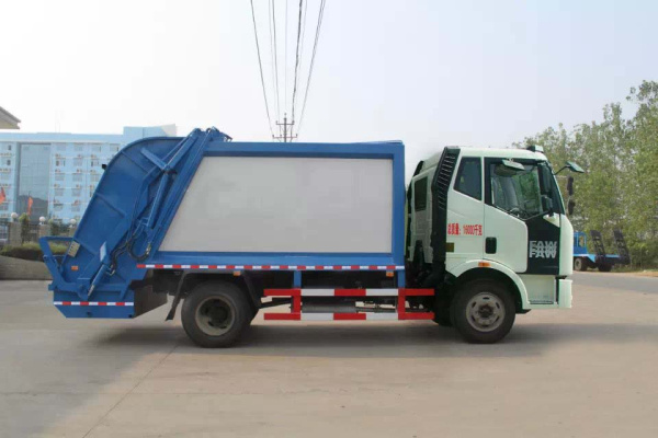 解放J6压缩式垃圾车 12立方大型垃圾车图片