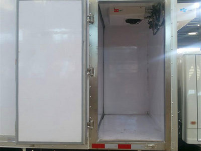 冷藏车备电带活动隔板图片