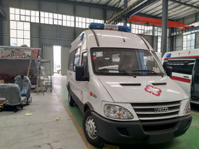 依維柯救護車成功發往銅仁市沿河縣沙坨益民醫院