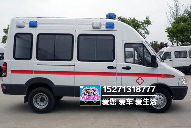 依维柯A32救护车图片