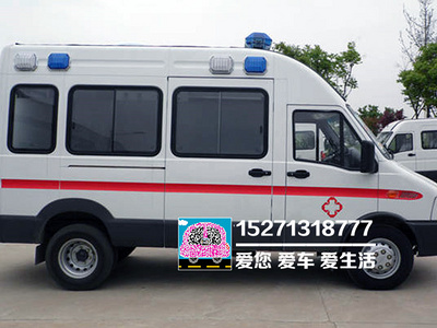 依维柯A32救护车图片