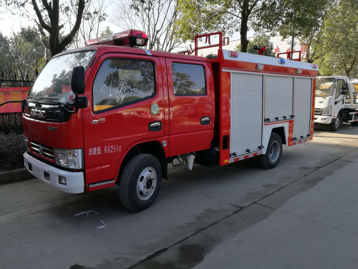 多利消防车-1