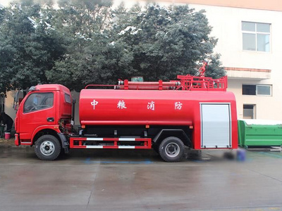 東風多利卡4-6噸消防灑水車圖片