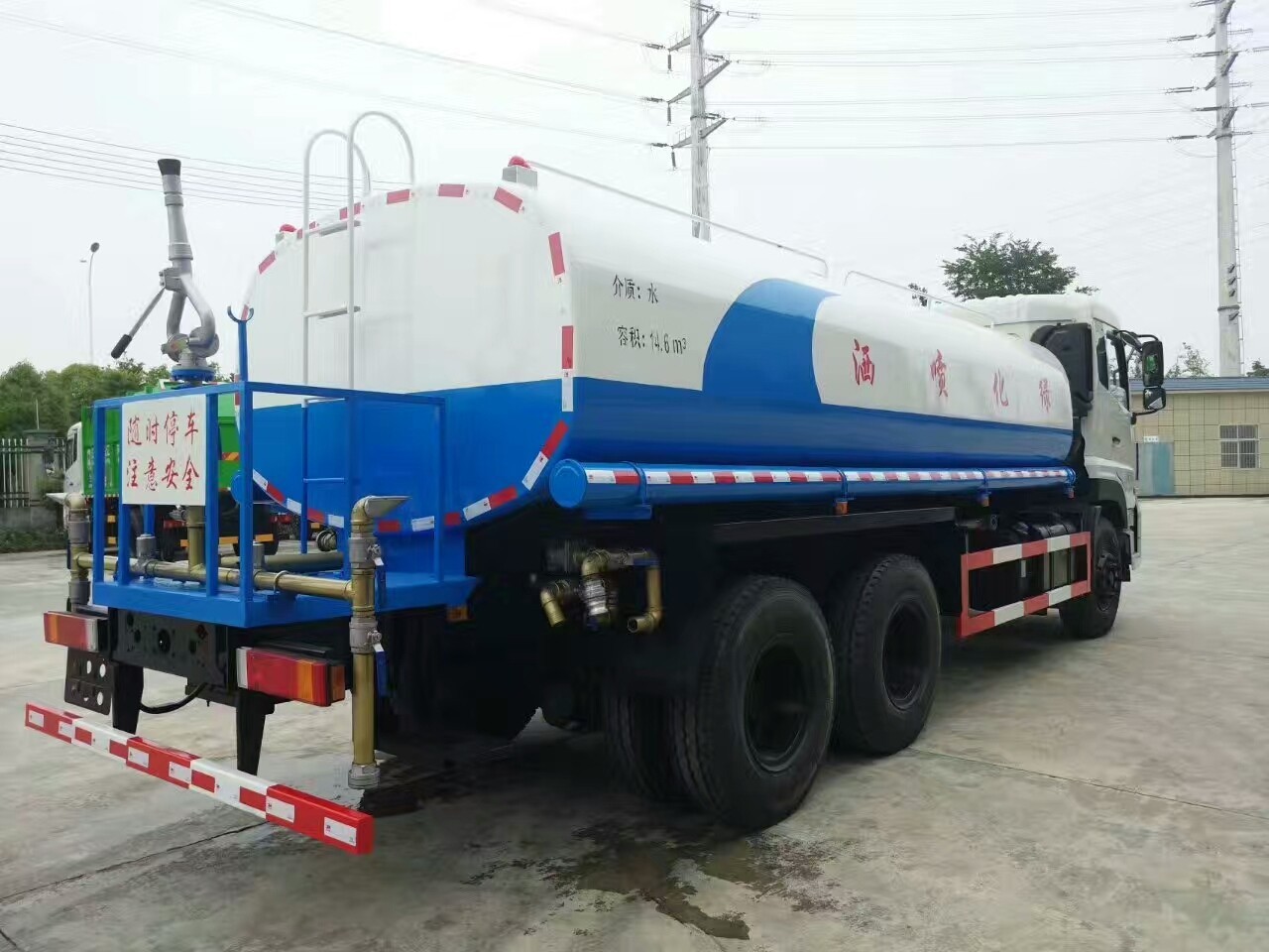 東風天龍綠化噴灑車（國五 22噸）