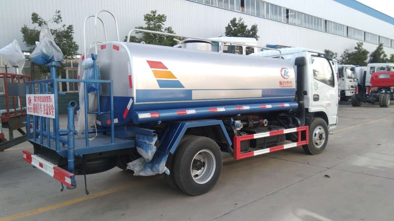 東風多利卡灑水車（國五 9.2噸）