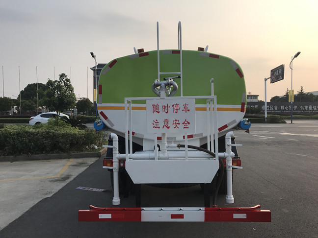 東風T5  153灑水車（15噸）