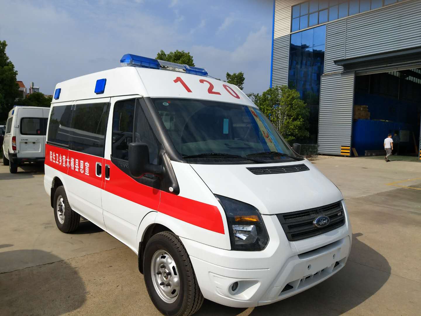 福特新时代V348长轴监护型救护车配置