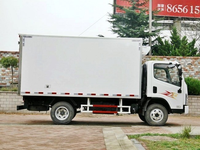 解放虎VN国五厢长4.13米冷藏车图片