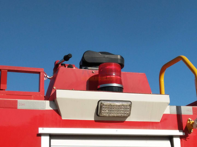 五十铃双排水罐消防车图片