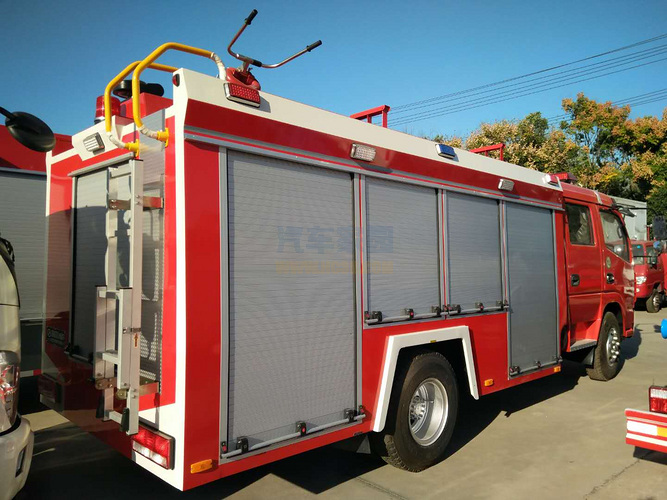 东风多利卡d7水罐消防车图片