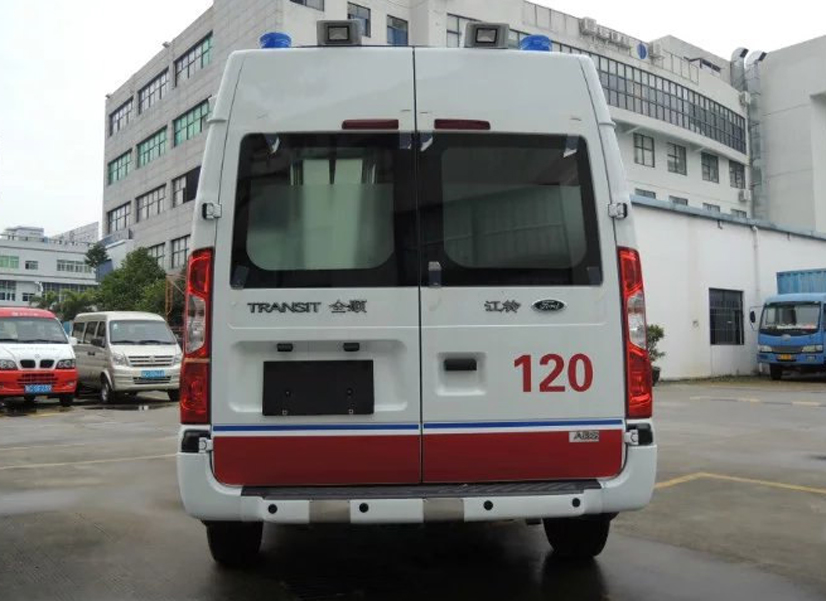 江铃新时代V348短轴救护车图片