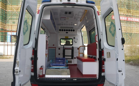 奔驰Sprinter（凌特）315高顶监护型救护车图片