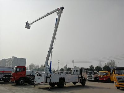 陕汽20米叠臂式高空作业车出口车型图片