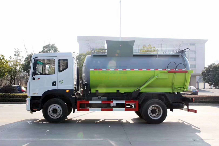 东风D9餐厨垃圾车 泔水垃圾车厂家 12方餐厨垃圾车图片