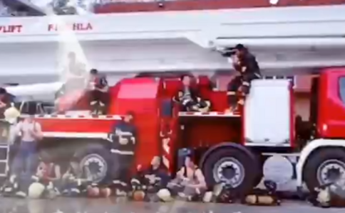 江特牌6吨泡沫消防车视频