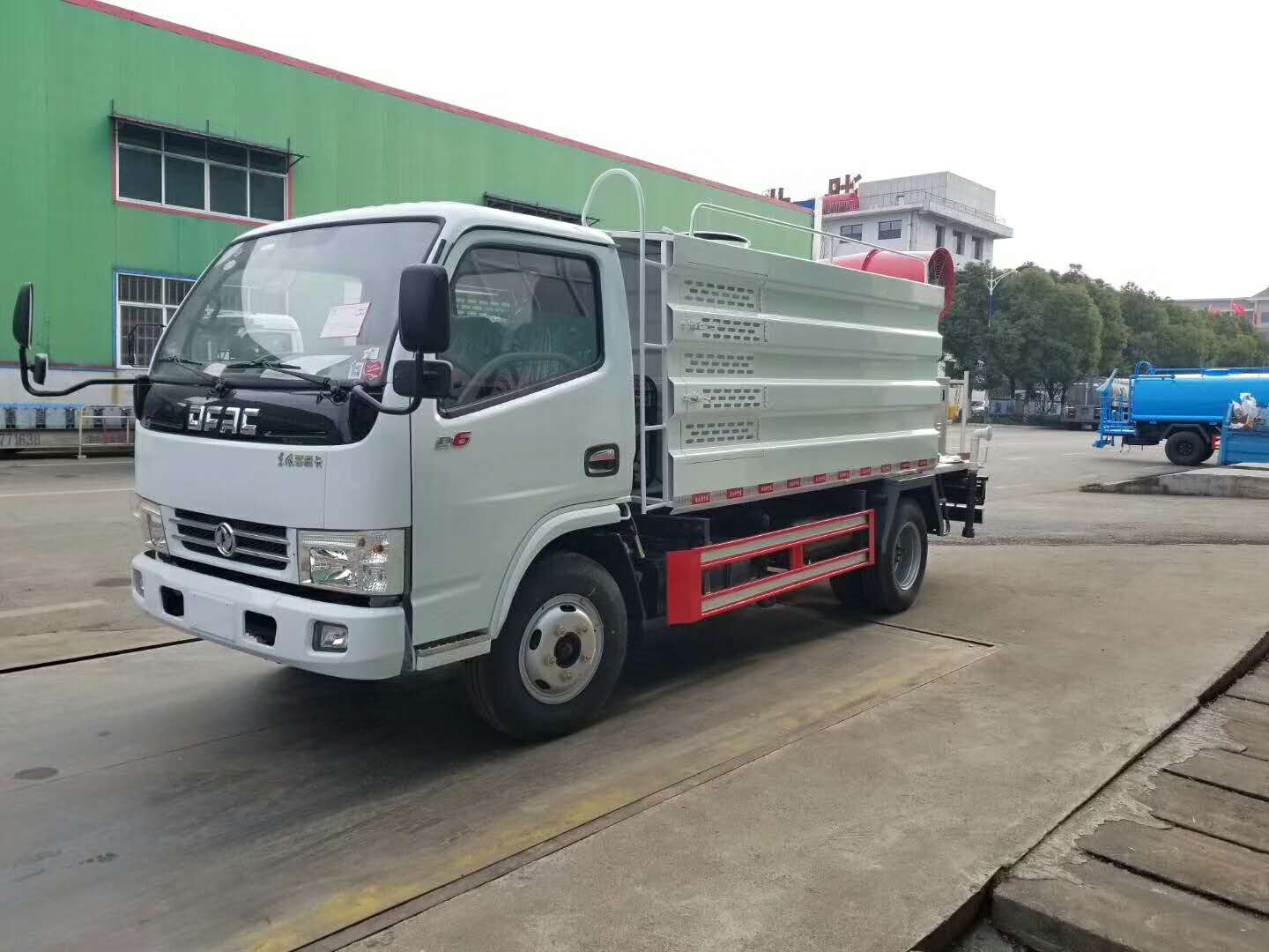 东风蓝牌5吨抑尘车