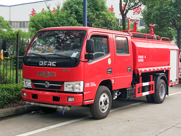 国五东风3.5吨双排消防洒水车