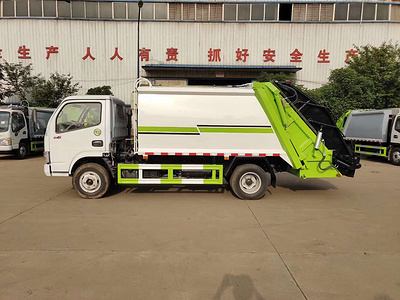 东风3吨压缩垃圾车，主要用于街道社区 厂区学校！图片