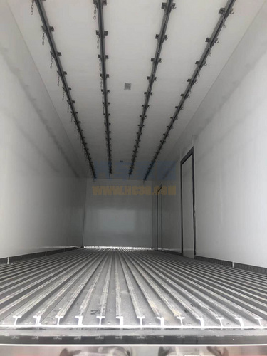 东风天龙9.6米冷链车图片