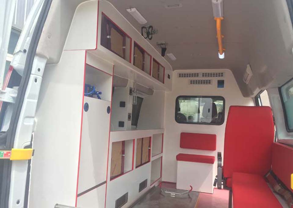 福特V362救护车