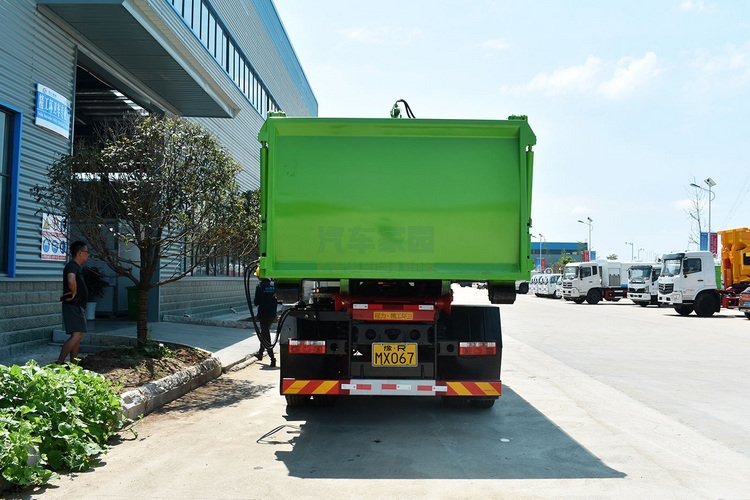 建筑垃圾对接垃圾车方位图图片