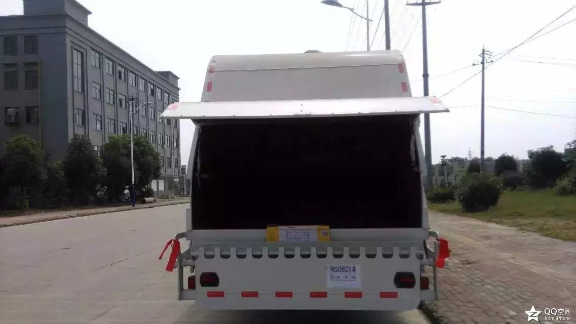 东风天锦（14方）压缩式垃圾车图片