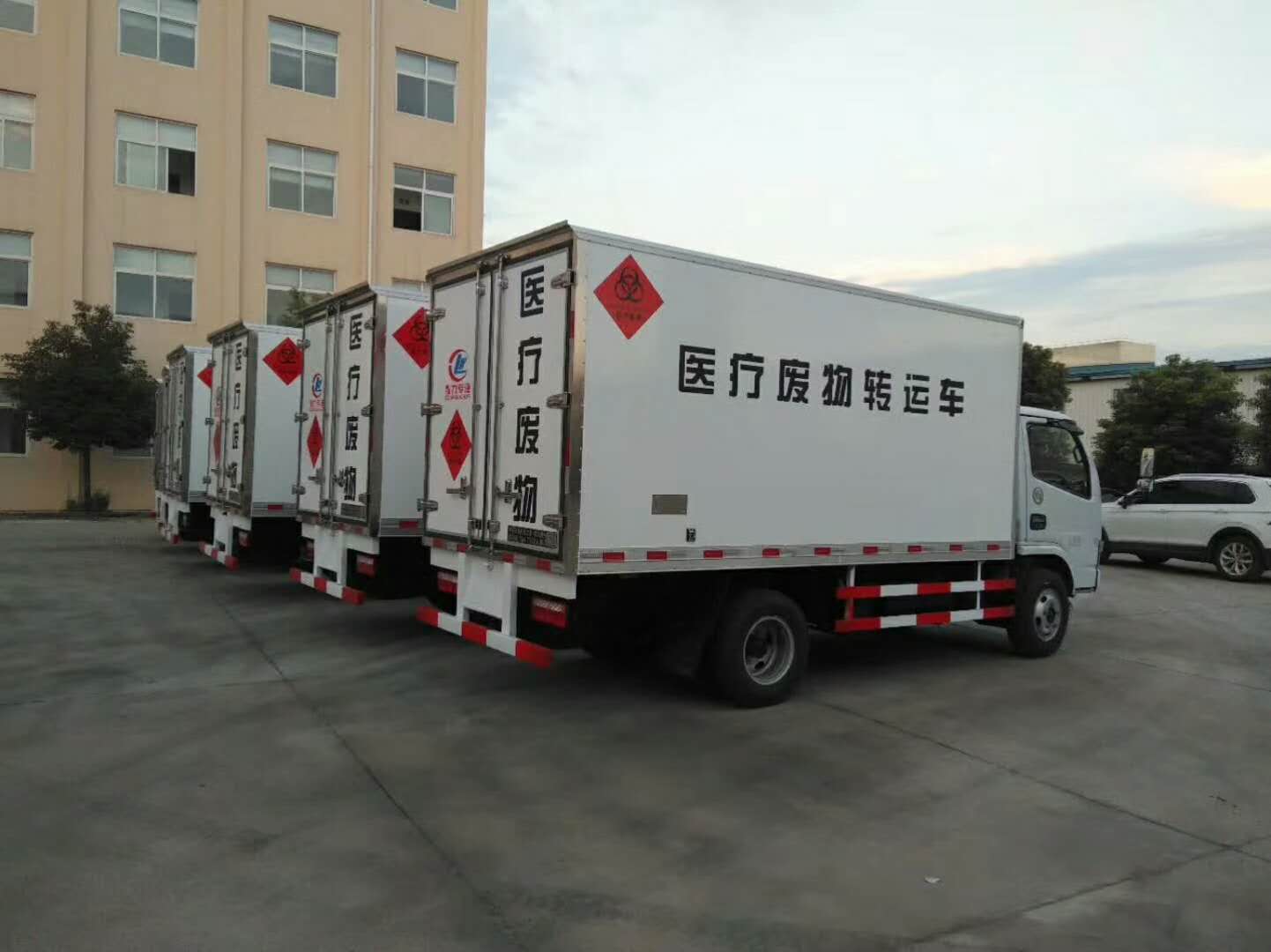 浙江杭州东风多利卡厢式医疗废物运输车配置参数