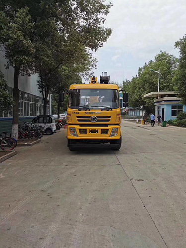 东风华神后八轮随车吊图片