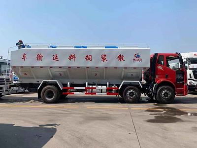 解放J6小三轴(30方/15吨）散装饲料运输车图片