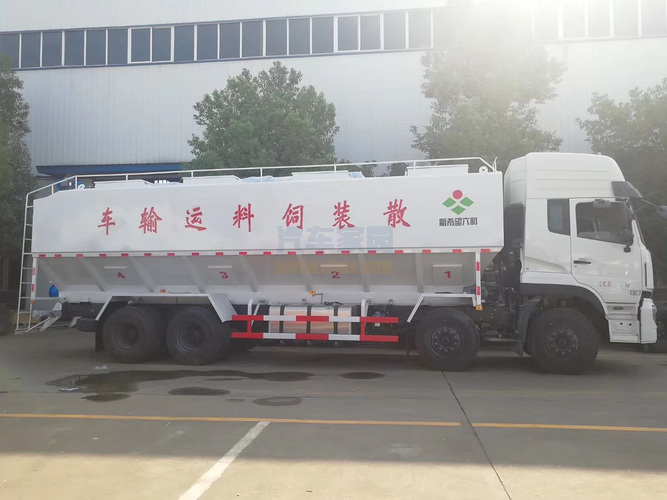大型饲料加工厂专用——天龙40方散装饲料运输车图片