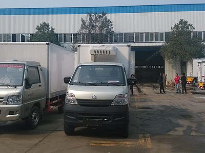 长安小型冷藏车（厢长2.7米）图片