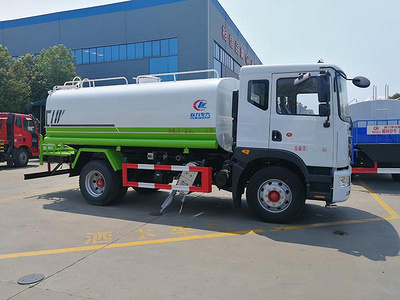 东风D9多利卡15吨绿化喷洒车（国六）图片