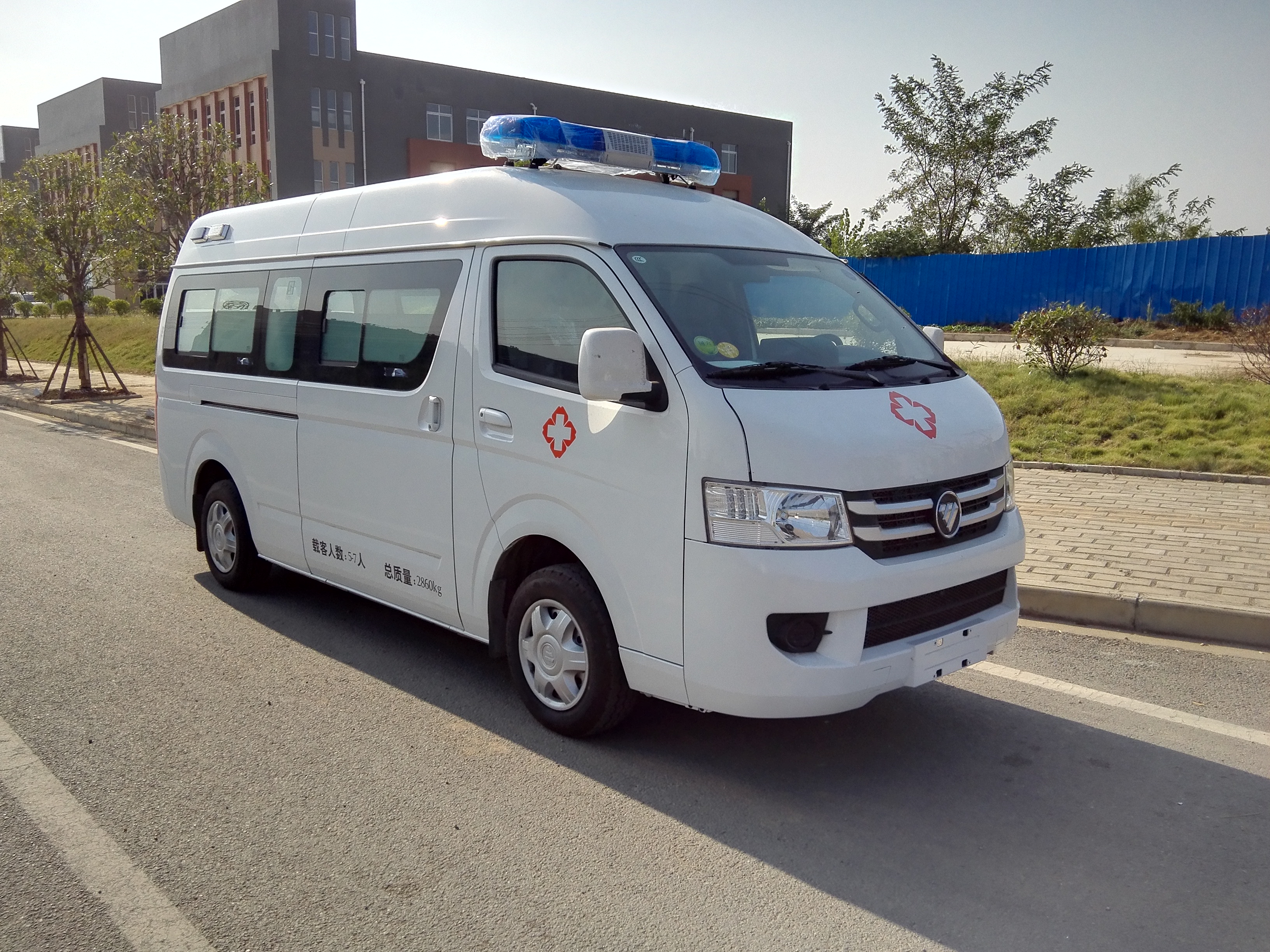 国六福田G7救护车 (6)