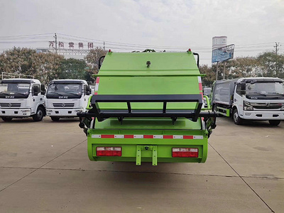 国六排放6方后装压缩式垃圾车配置价格图片