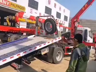 东风多利卡清障车带5吨吊机视频图片