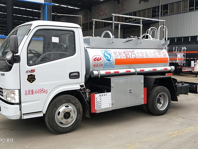 HLW5040GRY5EQ易燃液体罐式运输车