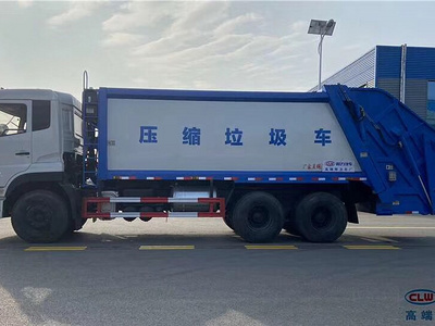 批量垃圾车抵达新疆，图片