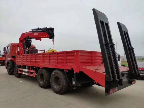 中国一拖福德前四后八长兴14吨，16吨随车吊图片