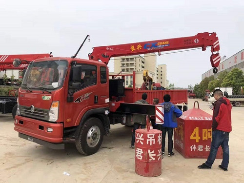 重汽王牌6.3噸|7噸|8噸隨車吊圖片