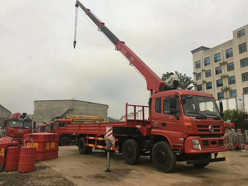 東風(fēng)御虎小三軸長(zhǎng)興12噸隨車吊圖片