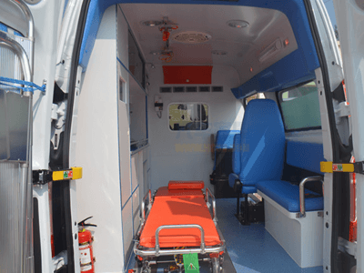 福特V362全顺短轴中顶监护型救护车图片