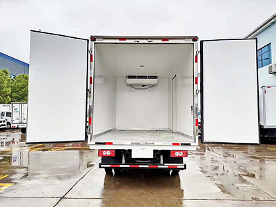 福田欧马可s1国六冷藏车。图片
