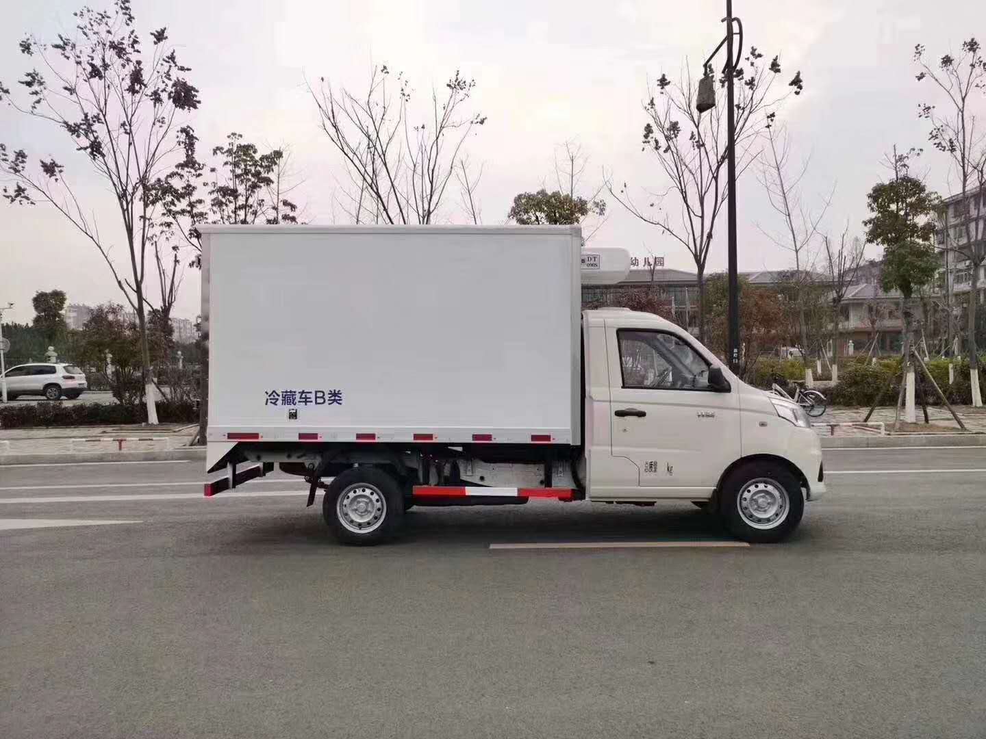 国六福田时代祥菱V小型冷藏车（2.8米）图片