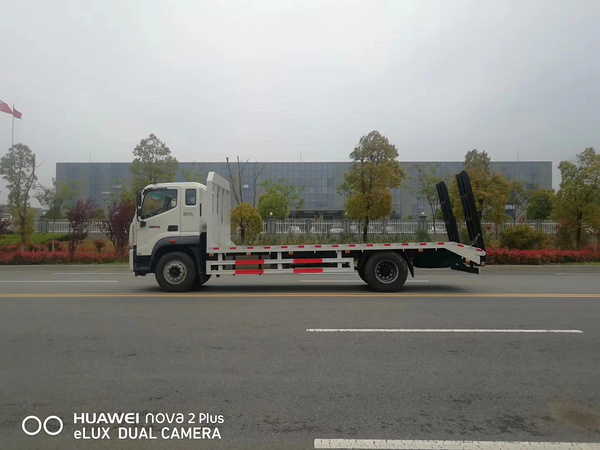 国六福田18吨平板车图片