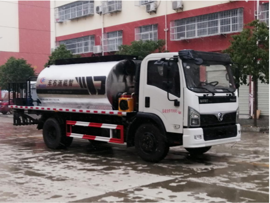 东风国六5吨沥青撒布车（普通型）图片